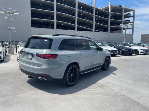 Used 2024 Mercedes-Benz GLS 580 4MATIC image 3