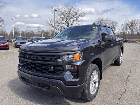 Used 2023 Chevrolet Silverado 1500 Custom w/ LPO, Dark Essentials Package image 5