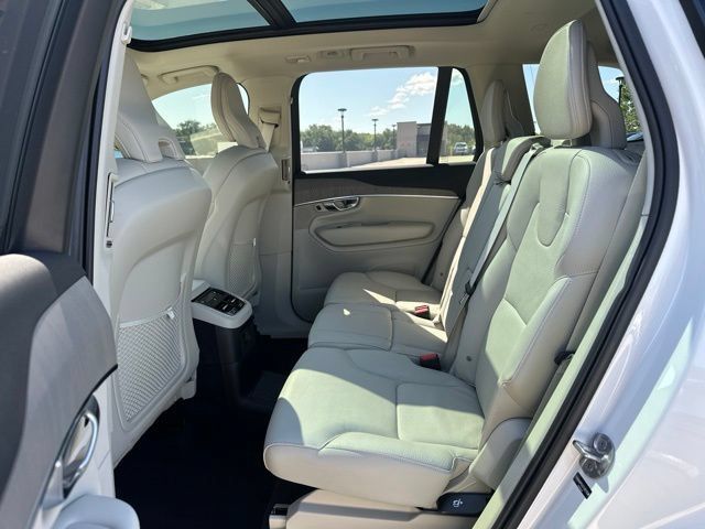 Certified 2025 Volvo XC90 T8 Plus AWD/4WD image 14