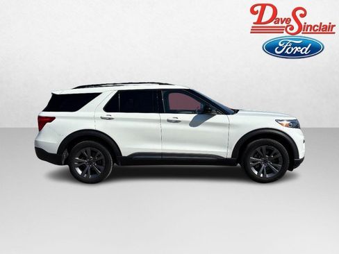 Used 2023 Ford Explorer XLT w/ Equipment Group 202A AWD/4WD image 5