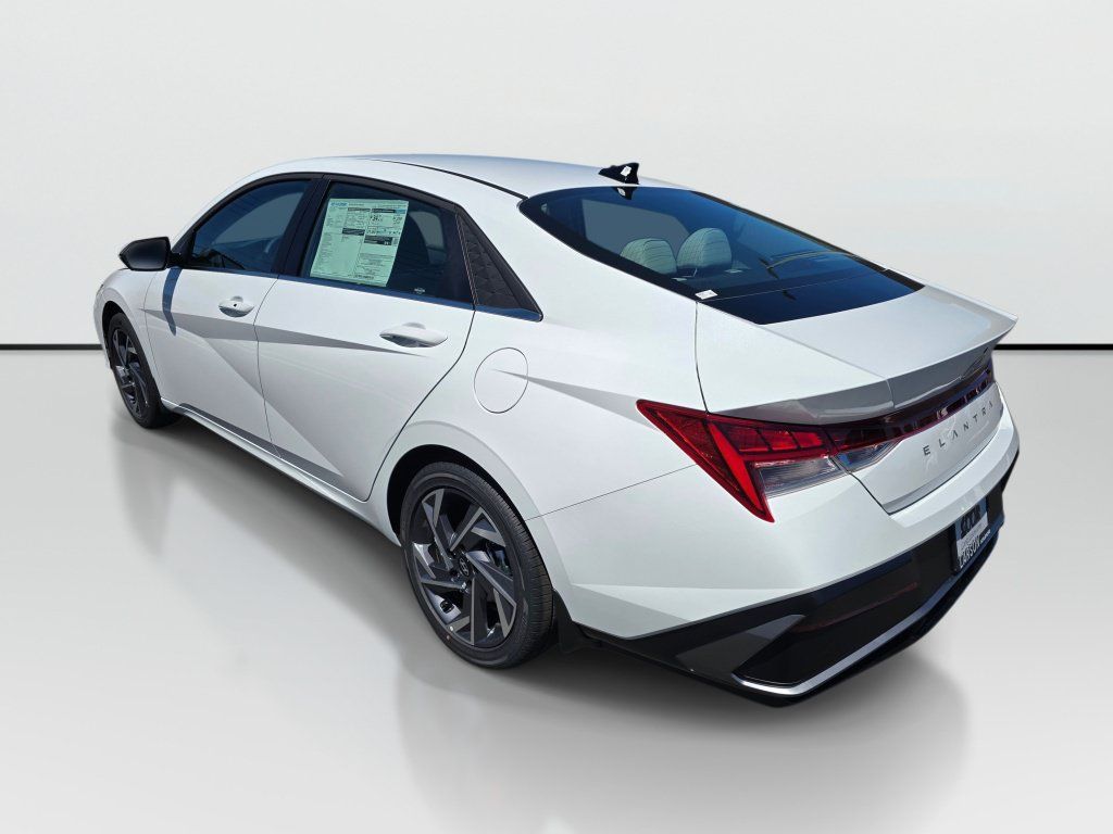 New 2026 Hyundai Elantra Limited FWD image 6