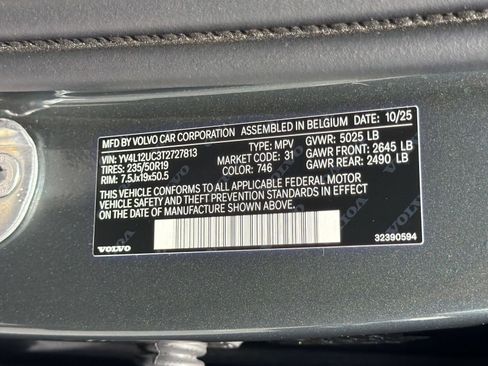 Certified 2026 Volvo XC40 B5 Plus AWD/4WD image 21