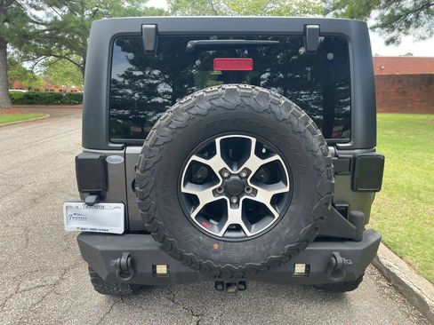 Used 2016 Jeep Wrangler Unlimited Rubicon AWD/4WD image 4