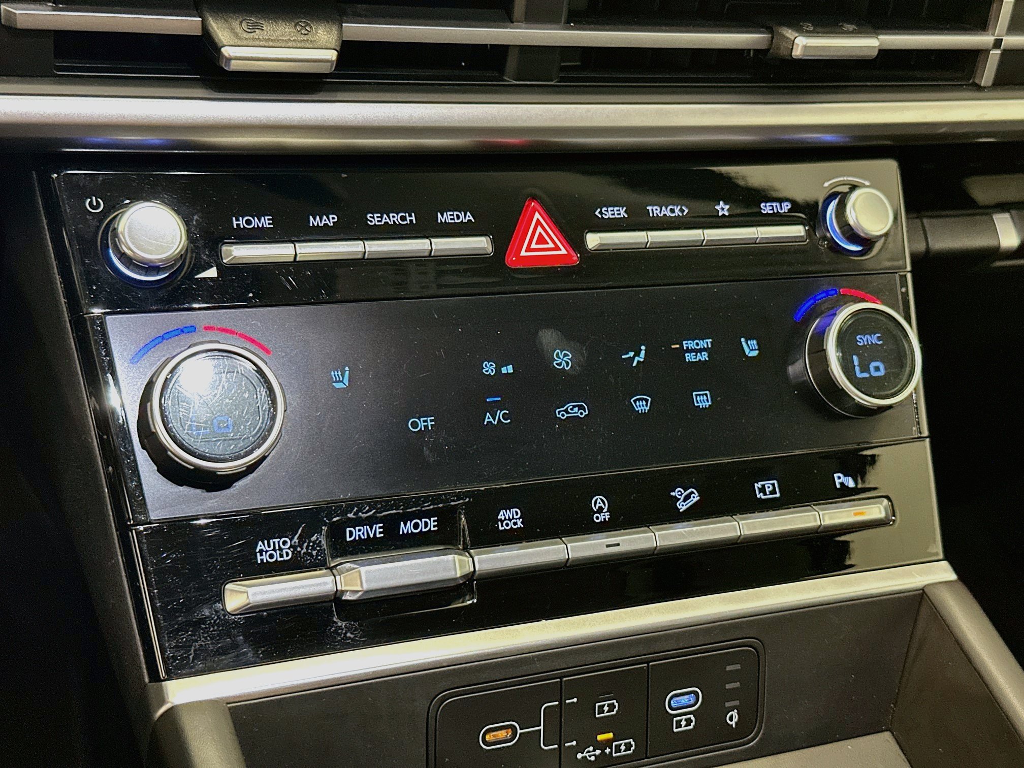 Used 2025 Hyundai Santa Fe SEL AWD/4WD image 23