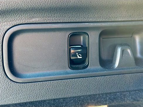 Used 2025 Mercedes-Benz GLC 43 AMG 4MATIC image 13