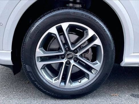 Used 2025 Audi Q5 Premium w/ 19" Wheel Package AWD/4WD image 9