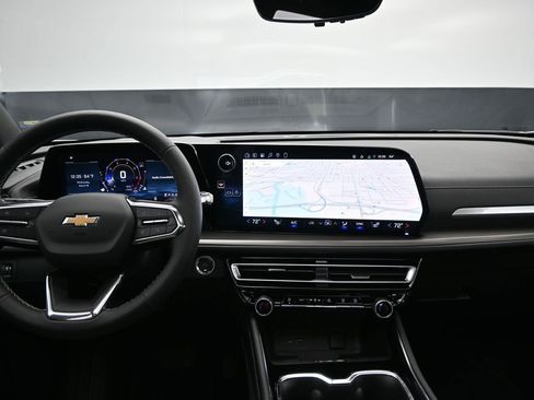 New 2026 Chevrolet Traverse LT w/ Sun and Wheel Package image 18