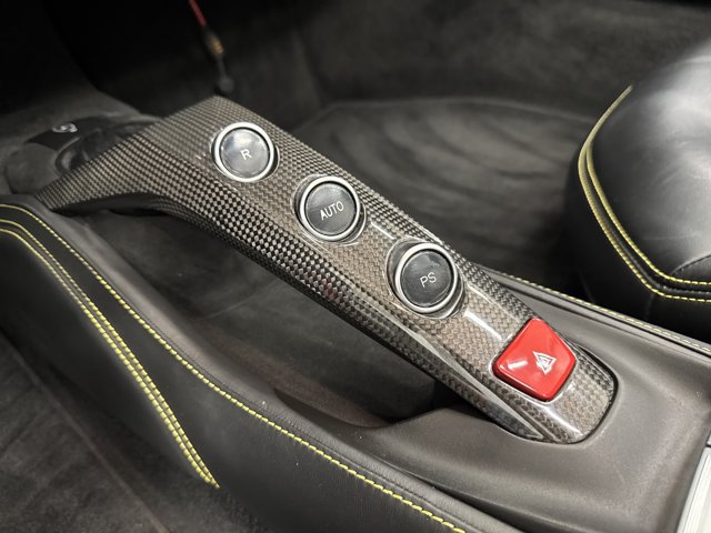 Used 2018 Ferrari 488 Spider RWD image 33