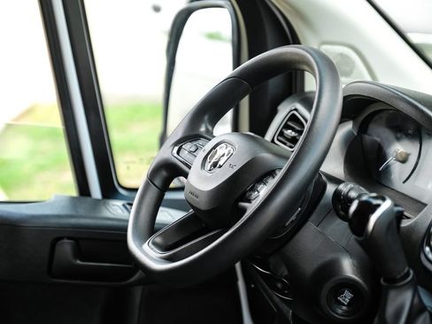 Used 2024 RAM ProMaster 2500 w/ Convenience Group FWD image 10