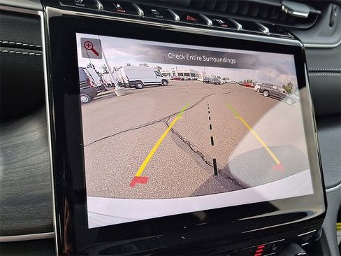 New 2025 Jeep Grand Cherokee Limited w/ Black Appearance Package image 15