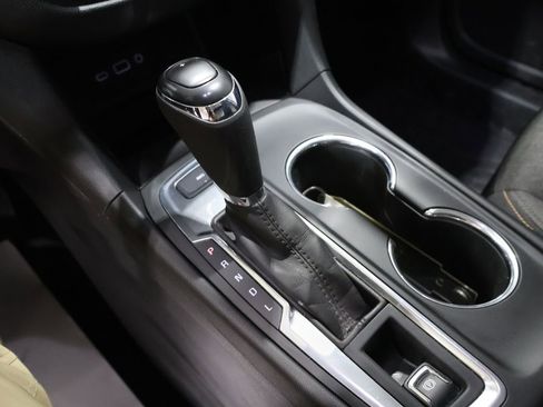 Used 2020 Chevrolet Equinox LT image 29