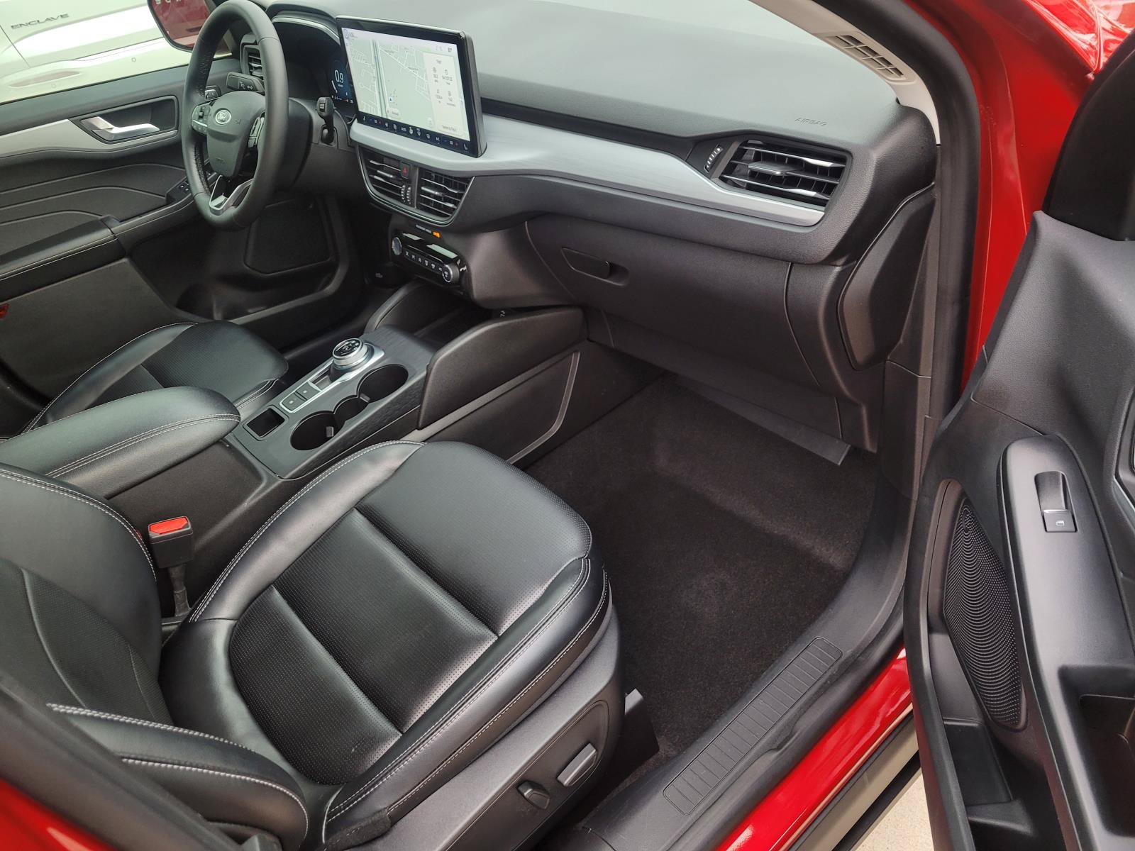 Used 2024 Ford Escape Platinum AWD/4WD image 24