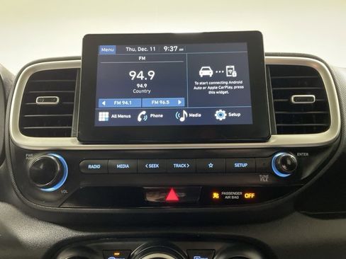 Used 2023 Hyundai Venue SEL image 29