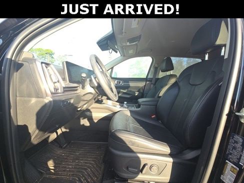 Used 2025 Kia Sorento EX image 12