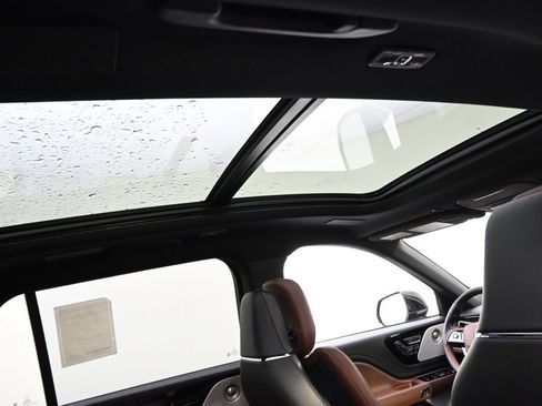 New 2026 Lincoln Aviator Reserve AWD/4WD image 17