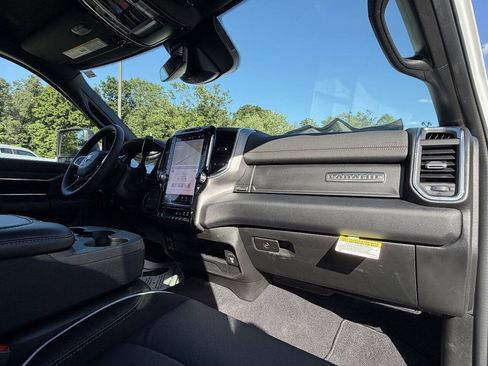 Used 2026 RAM 2500 Laramie AWD/4WD image 22