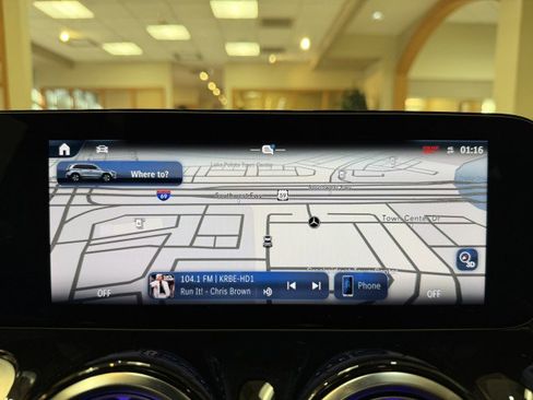 Certified 2024 Mercedes-Benz GLB 250 image 11