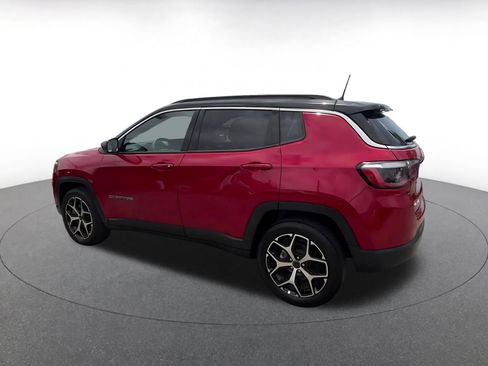 Used 2025 Jeep Compass Limited AWD/4WD image 10
