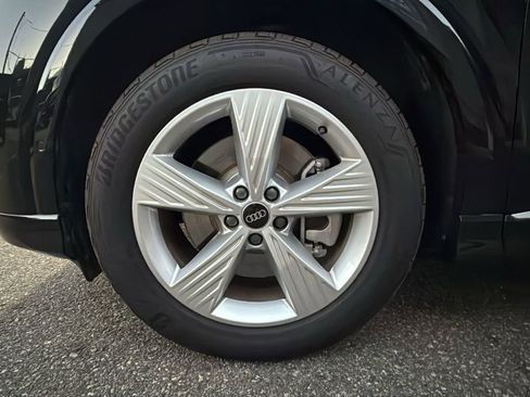 Used 2024 Audi Q4 e-tron Premium Plus w/ Premium Plus image 31