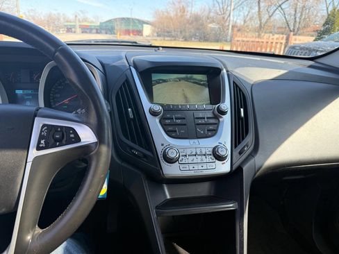 Used 2017 Chevrolet Equinox LT image 19