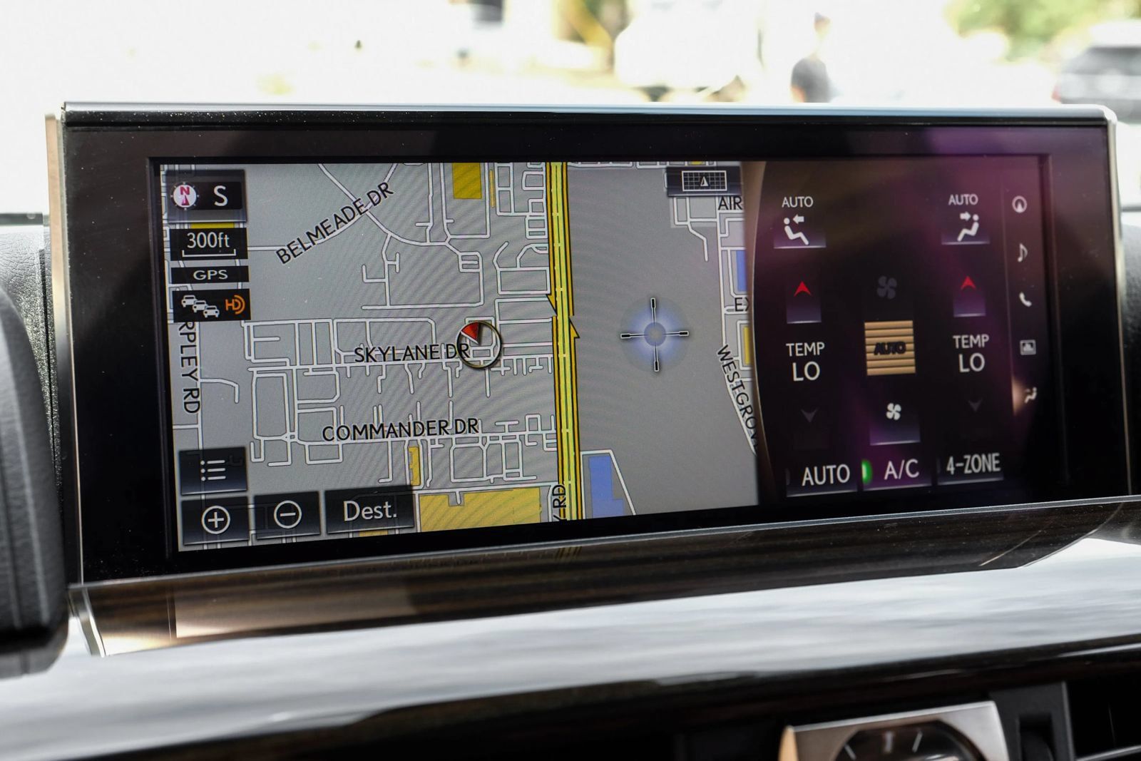 Used 2021 Lexus LX 570 4WD w/ Luxury Package image 21
