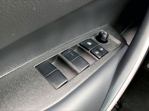 Used 2025 Toyota Corolla SE image 32