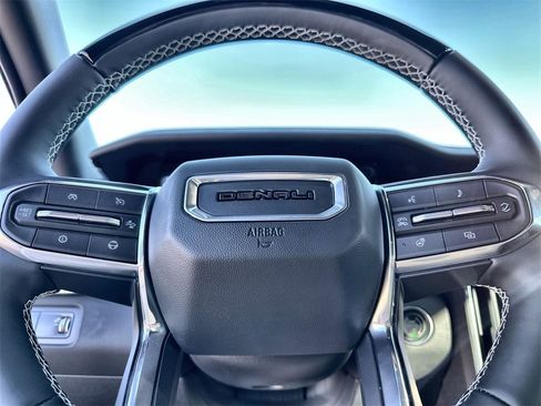 New 2026 GMC Acadia Denali w/ Super Cruise Package image 33