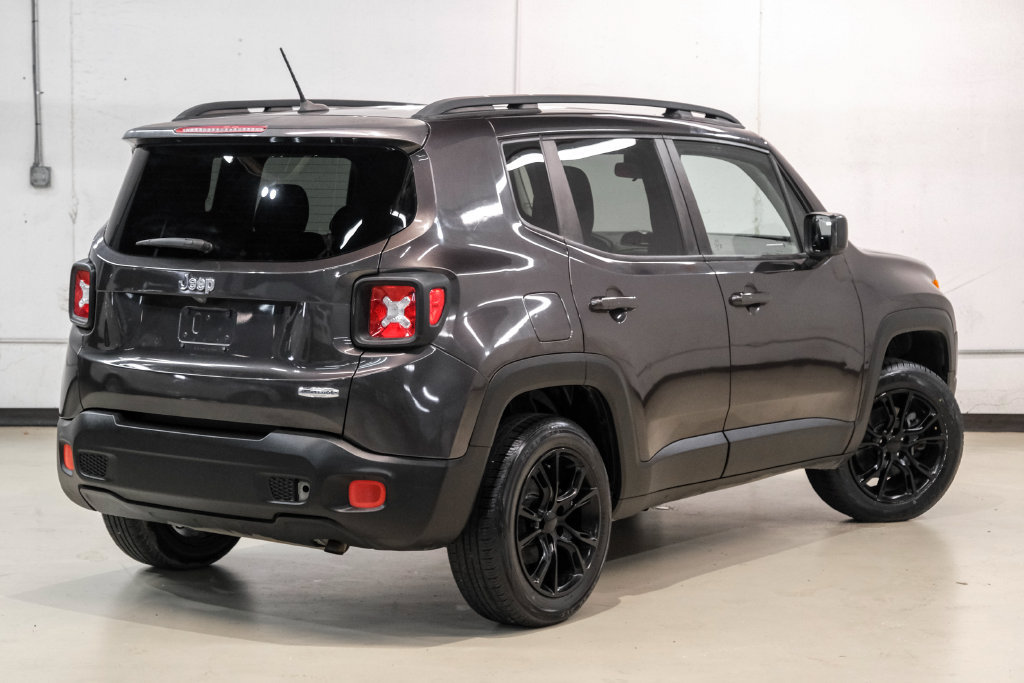 Used 2017 Jeep Renegade Latitude w/ Cold Weather Group AWD/4WD image 8
