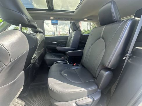 Used 2024 Toyota Grand Highlander AWD image 18