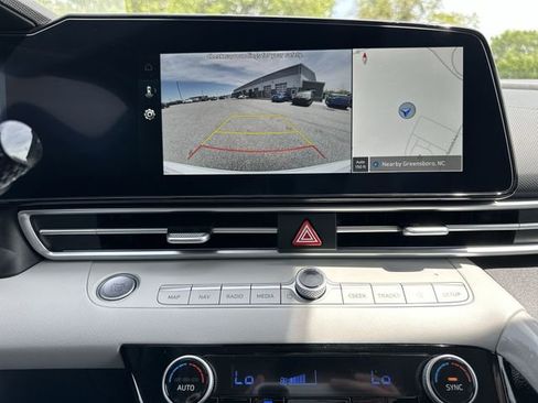 New 2026 Hyundai Elantra Limited FWD image 18