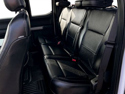 Used 2016 Ford F150 Lariat image 12