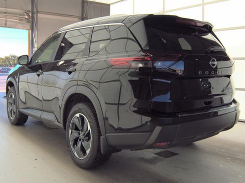 Used 2024 Nissan Rogue SV w/ SV Premium Package AWD/4WD image 7
