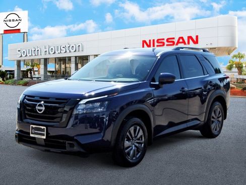 New 2025 Nissan Pathfinder SV w/ Cargo Package image 2