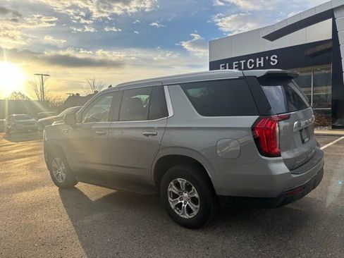 Used 2023 GMC Yukon SLE w/ LPO, Floor Liner Package image 9