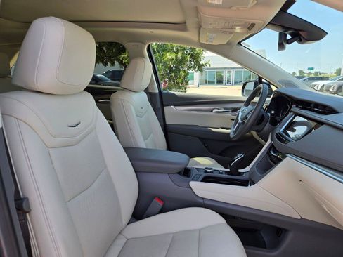 Certified 2023 Cadillac XT5 Premium Luxury AWD/4WD image 29