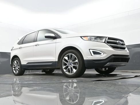 Used 2015 Ford Edge Titanium w/ Equipment Group 302A FWD image 9