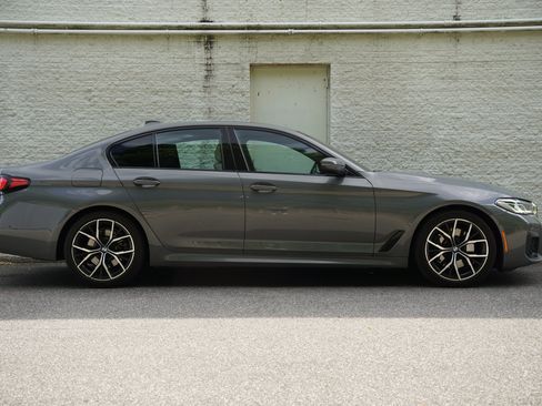 Used 2021 BMW 530i w/ M Sport Package RWD image 8