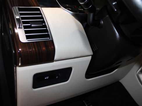 Used 2014 Land Rover Range Rover Supercharged AWD/4WD image 25