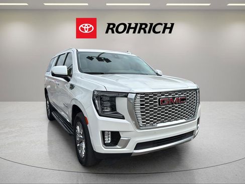 Used 2021 GMC Yukon XL Denali w/ Advanced Technology Package image 4