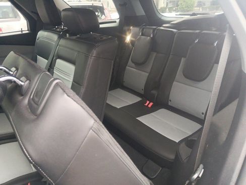 Used 2022 Ford Explorer XLT w/ Equipment Group 202A image 22