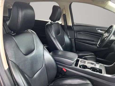 Used 2022 Ford Edge Titanium AWD/4WD image 7