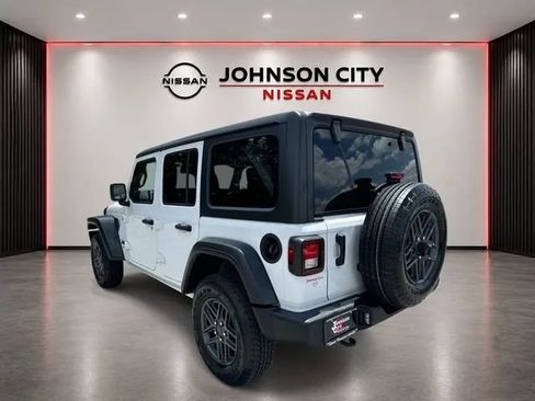 Used 2025 Jeep Wrangler Unlimited Sport AWD/4WD image 8