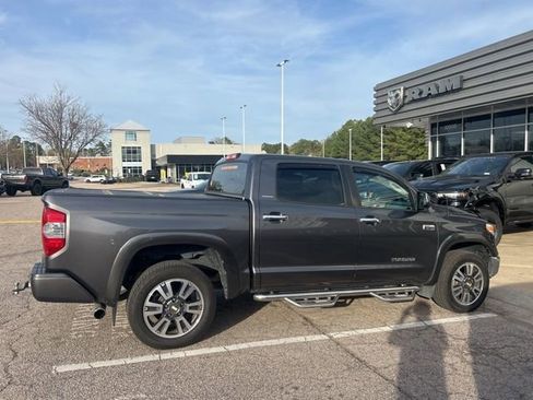 Used 2018 Toyota Tundra Limited w/ Limited Premium Package image 8