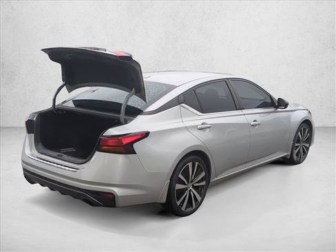 Used 2021 Nissan Altima 2.5 SR w/ SR Premium Package FWD image 7