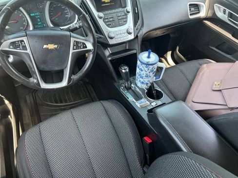 Used 2017 Chevrolet Equinox LT w/ Convenience Package FWD image 8