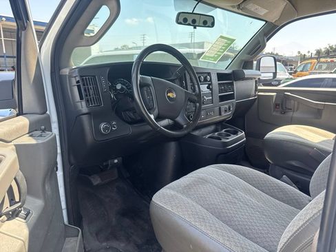 Used 2022 Chevrolet Express 2500 w/ Driver Convenience Package RWD image 7