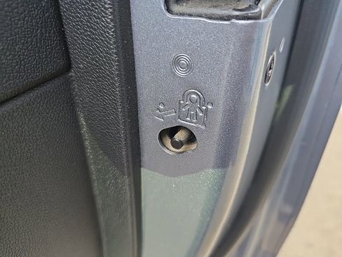 Used 2025 Chevrolet Silverado 1500 LT image 83