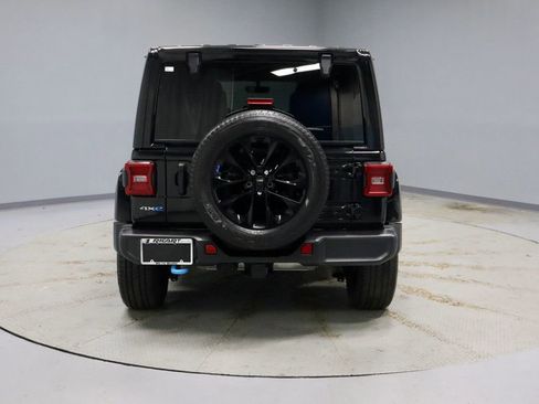 Used 2023 Jeep Wrangler Unlimited Sahara w/ Cold Weather Group image 10