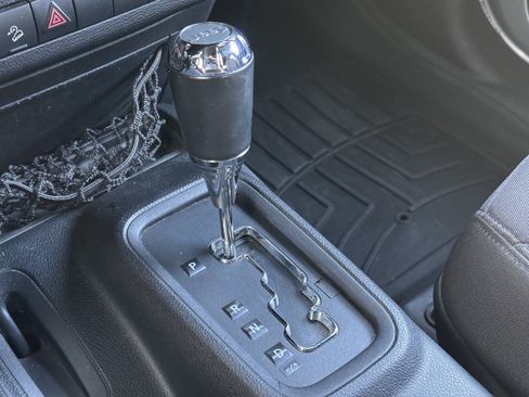 Used 2013 Jeep Wrangler Unlimited Sport AWD/4WD image 7