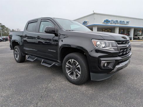 Used 2022 Chevrolet Colorado Z71 image 2